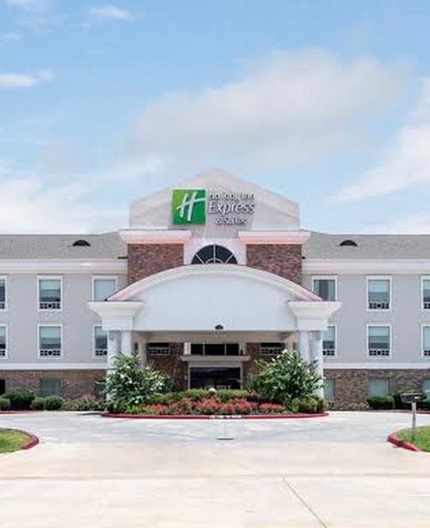 Holiday Inn Express & Suites Conroe I-45 North exterior